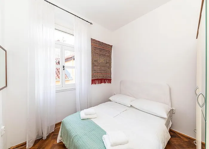 Appartement Within Ancient Walls *